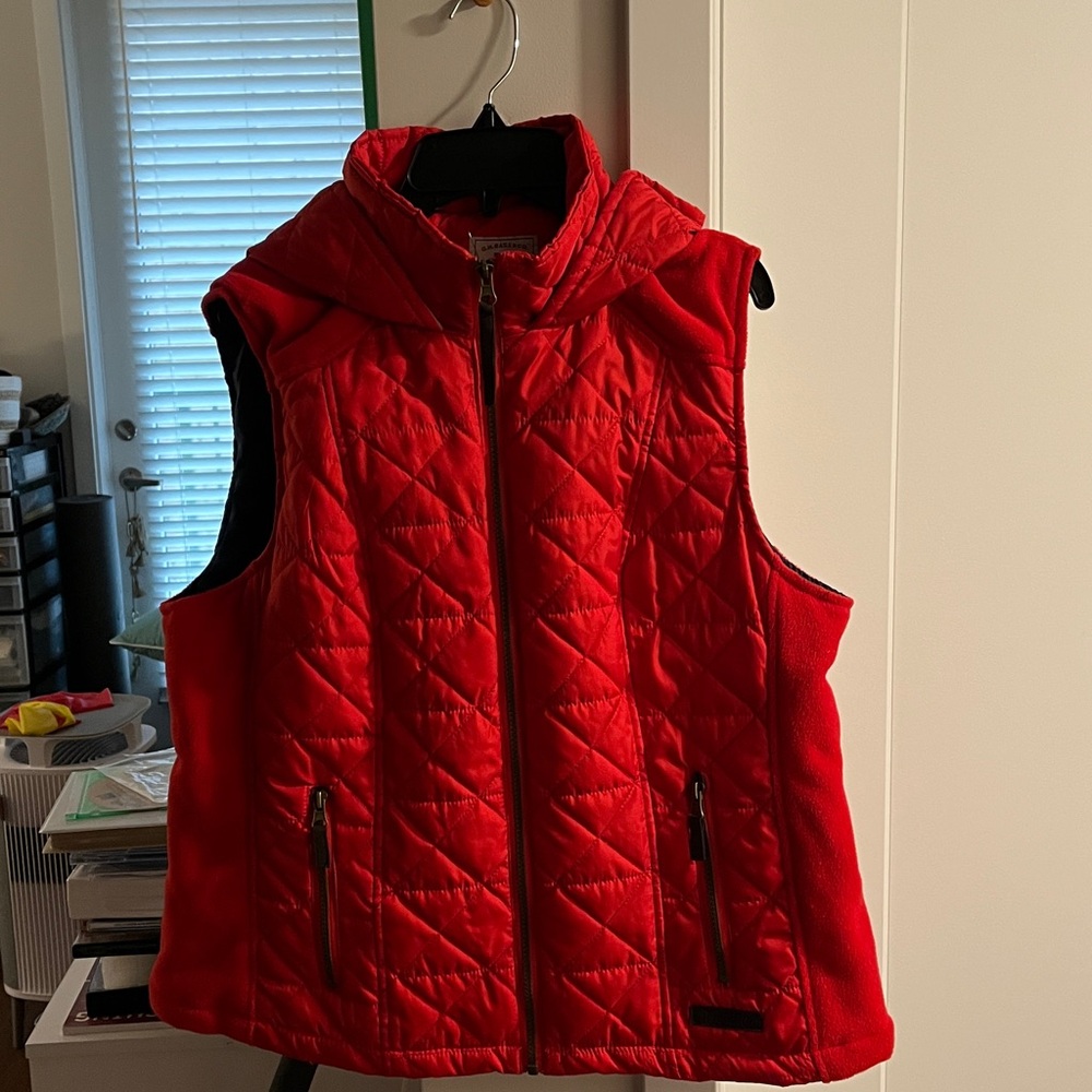 Lovely BASS Brand Christmas Red Hoodie Vest Large Women’s Excellent Smoke Free